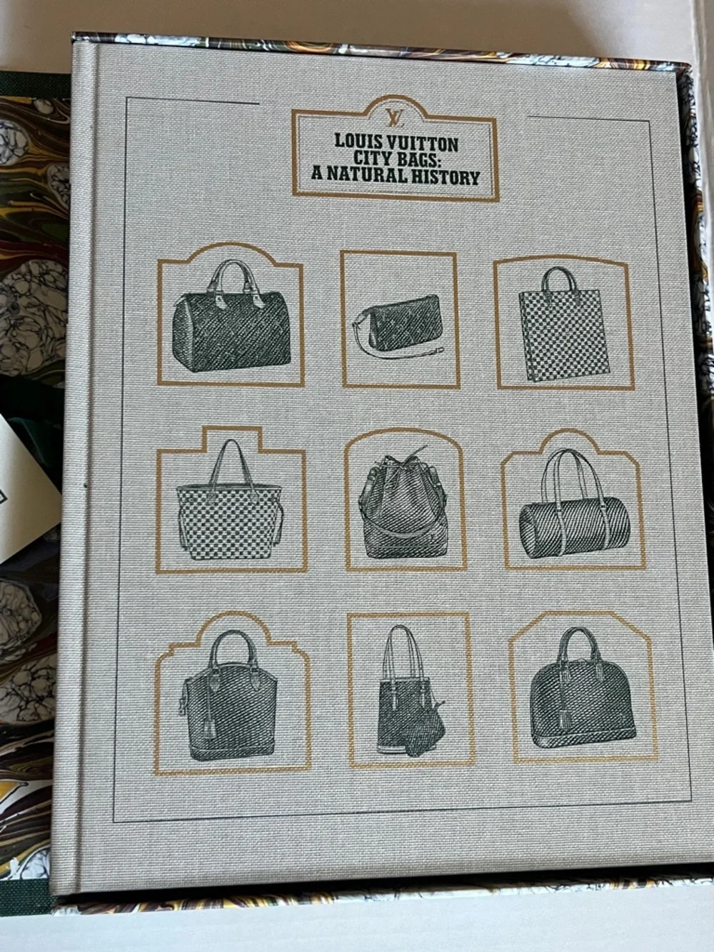 LOUIS VUITTON City Bags History Coffee Table Book Full set Rare